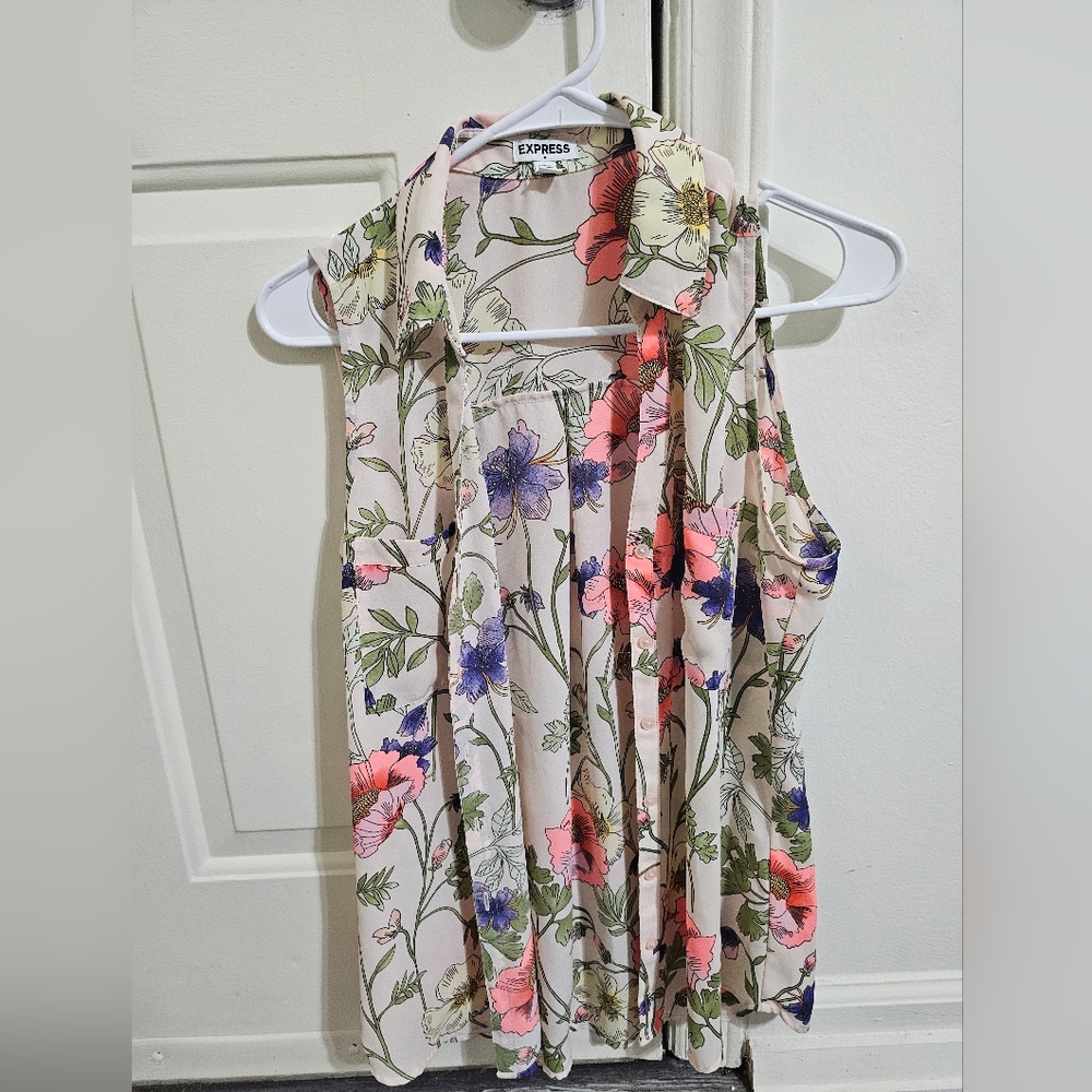 Express sleeveless shirt medium